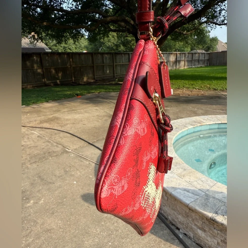 Coach Rare Red 9.25”x6.75” F84635 JAY SHELLS Horse & Carriage Gallery Pouch NWOT